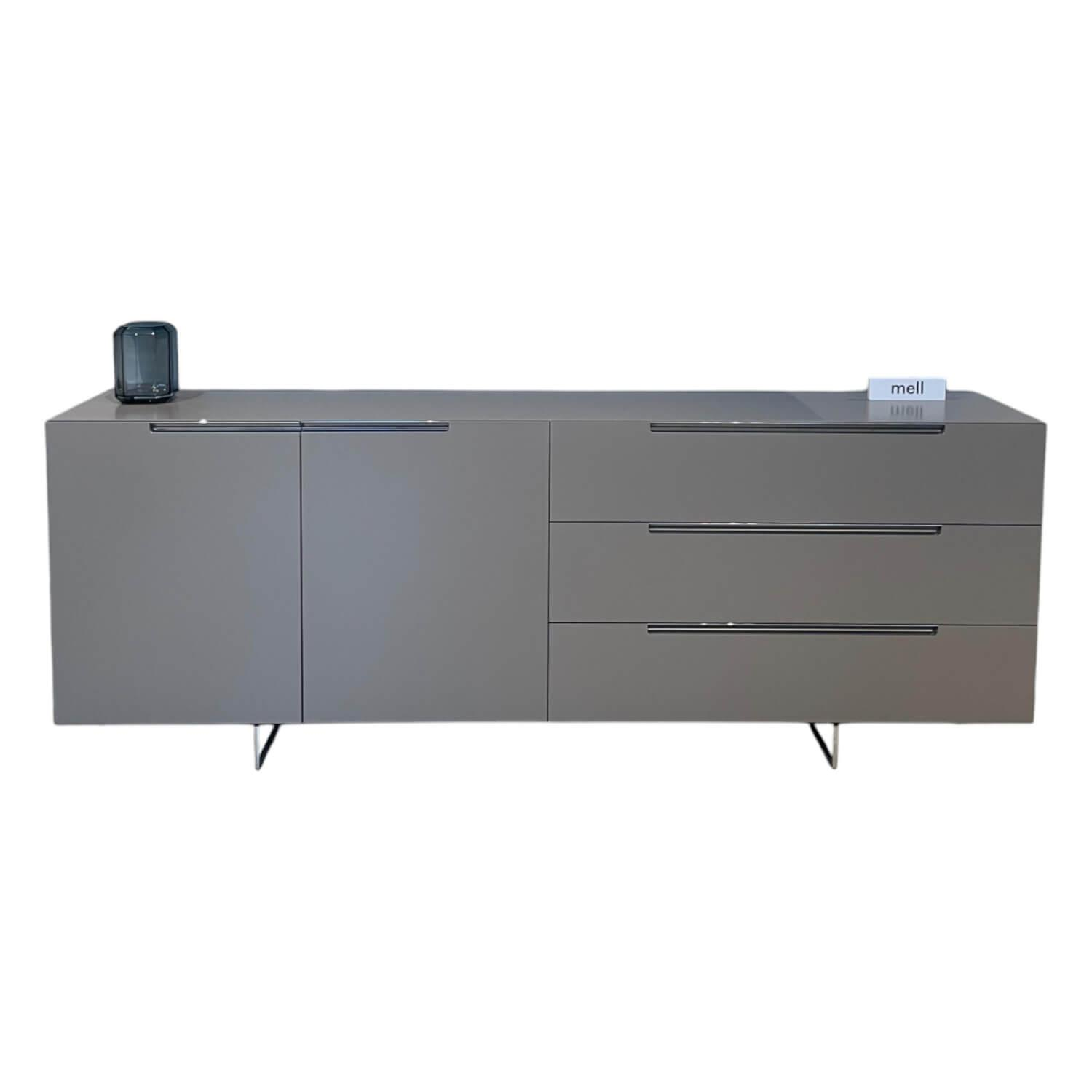 Sideboard Mell M24 Flint Grau Griffe Und Kufen Verchromt