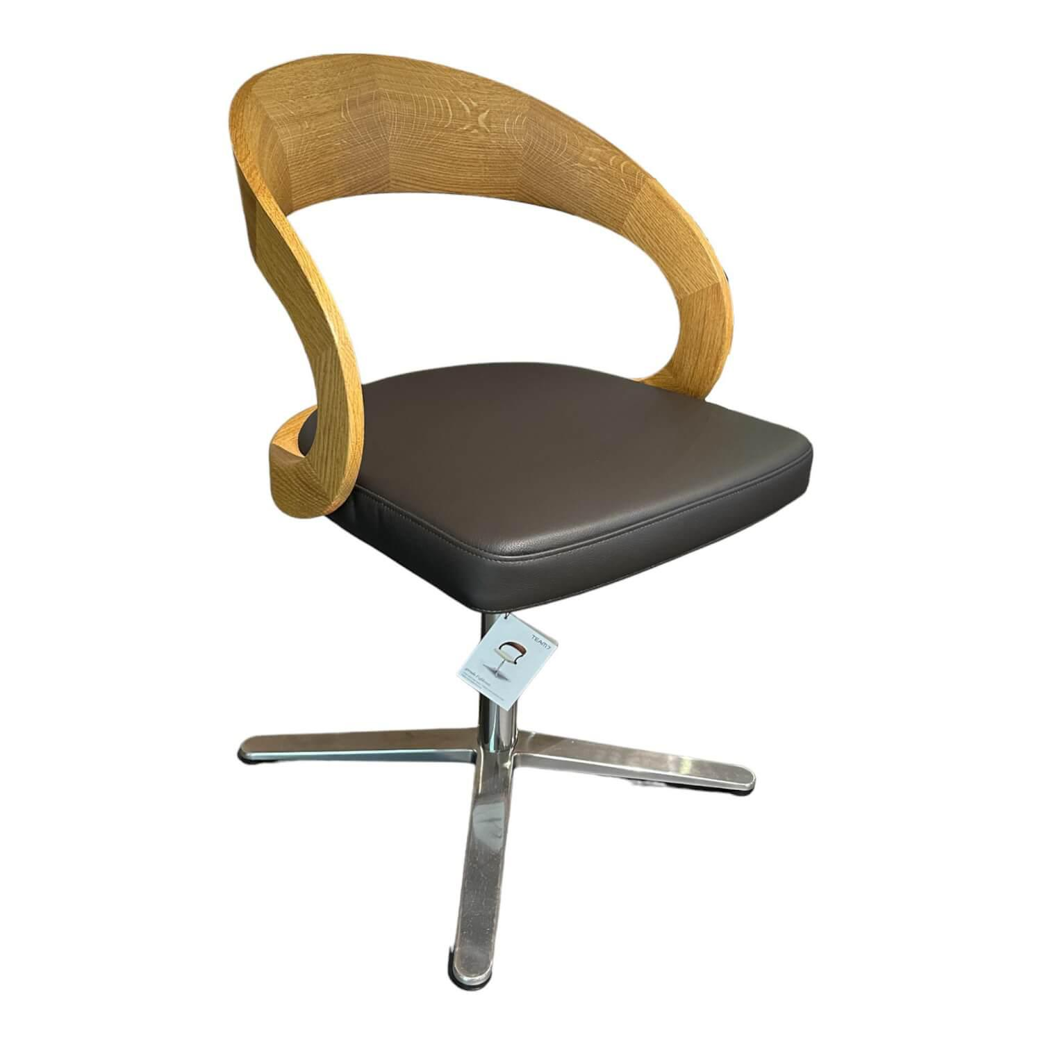 Stuhl Girado In Leder Origon 70272 Schwarz 2305 Braun Gestell Eiche Natur