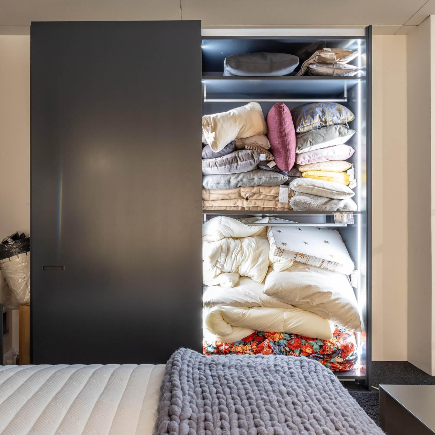 Kleiderschrank Collect Planfront M21 Anthrazit