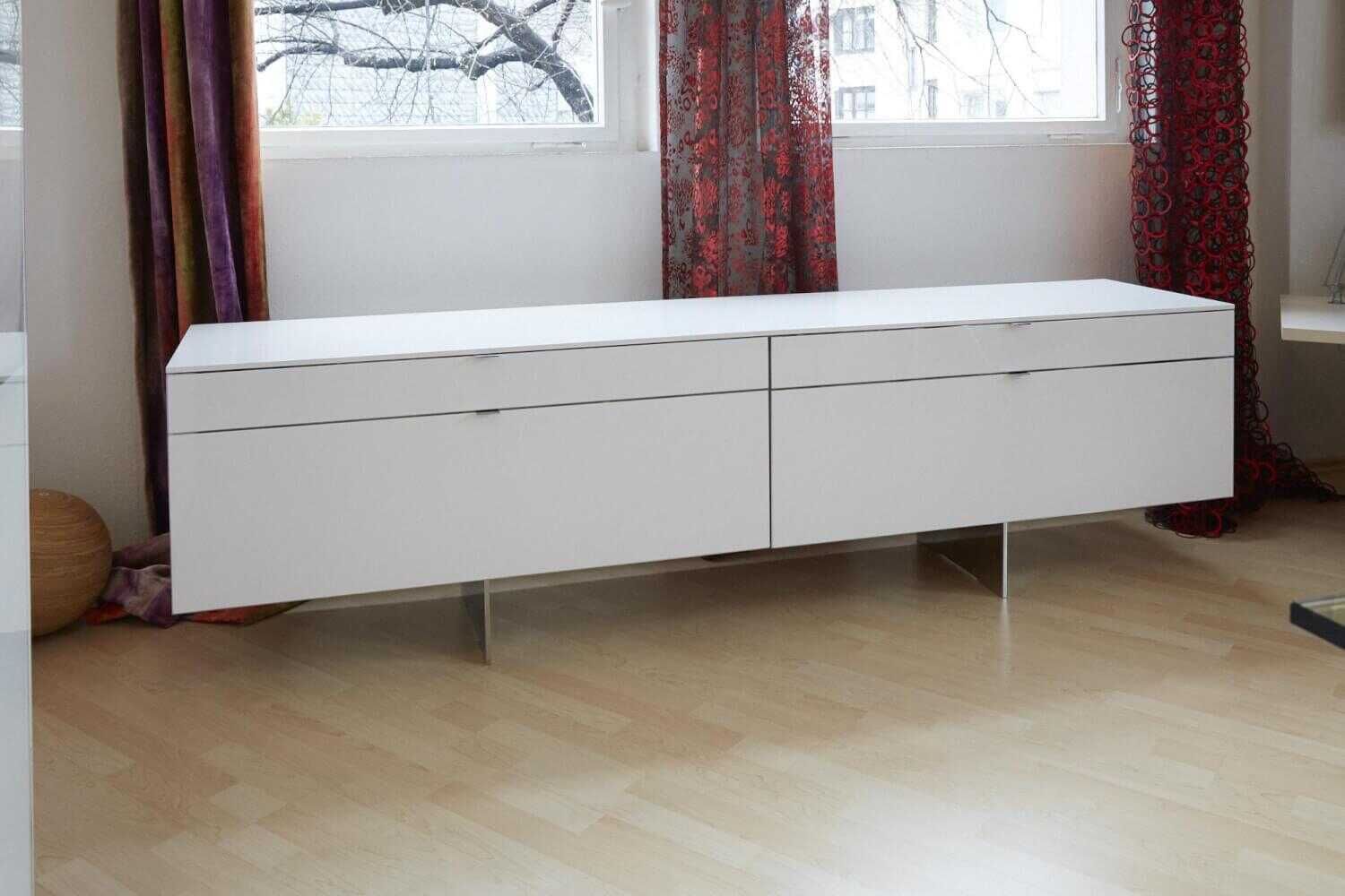 Sideboard Side H o1 Hochglanz Weiss Kufengestell