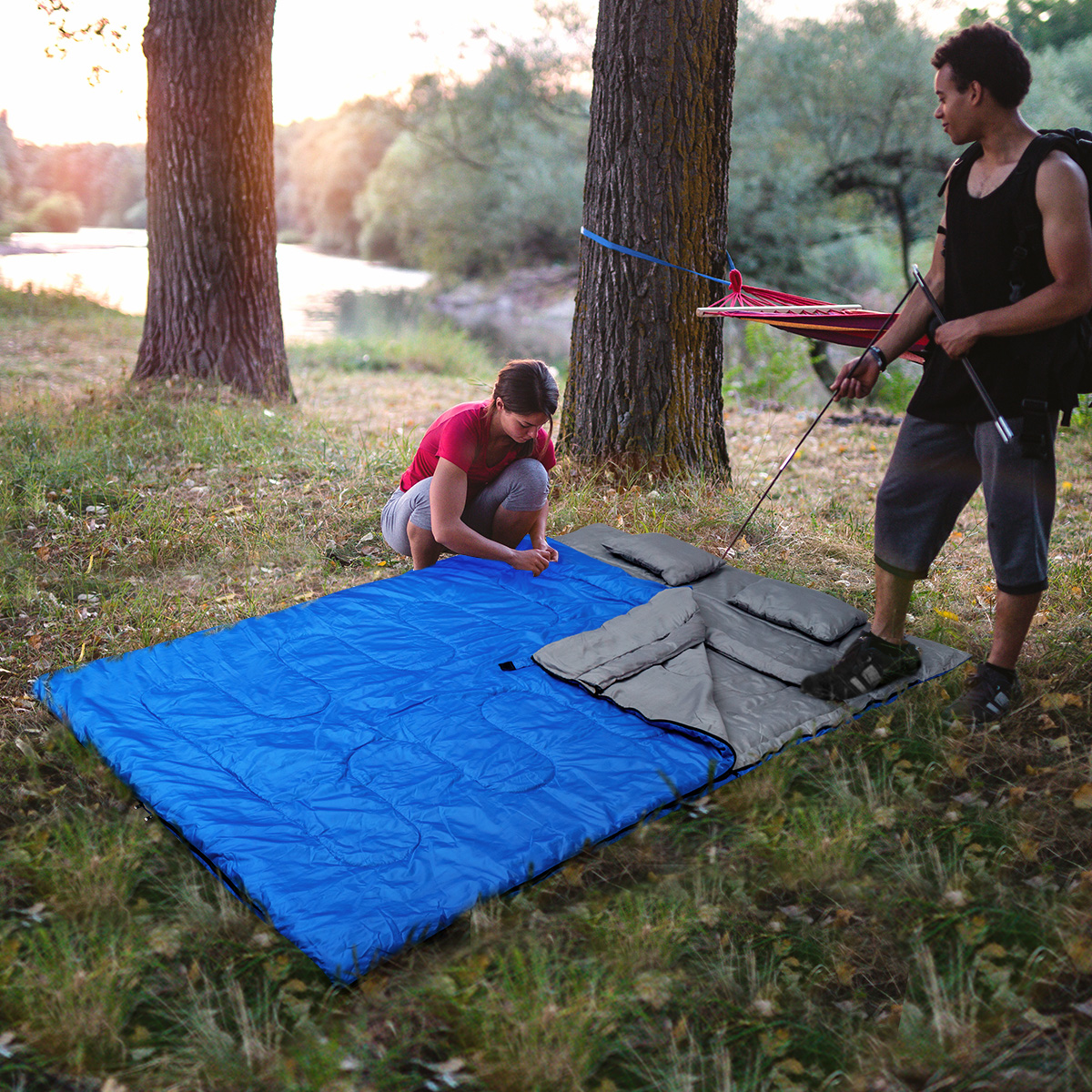 Goplus Doppelschlafsack 2 Personen XL Deckenschlafsack Schlafsack mit 2 Kissen Schwarz/Blau 220 x150 cm-Blau