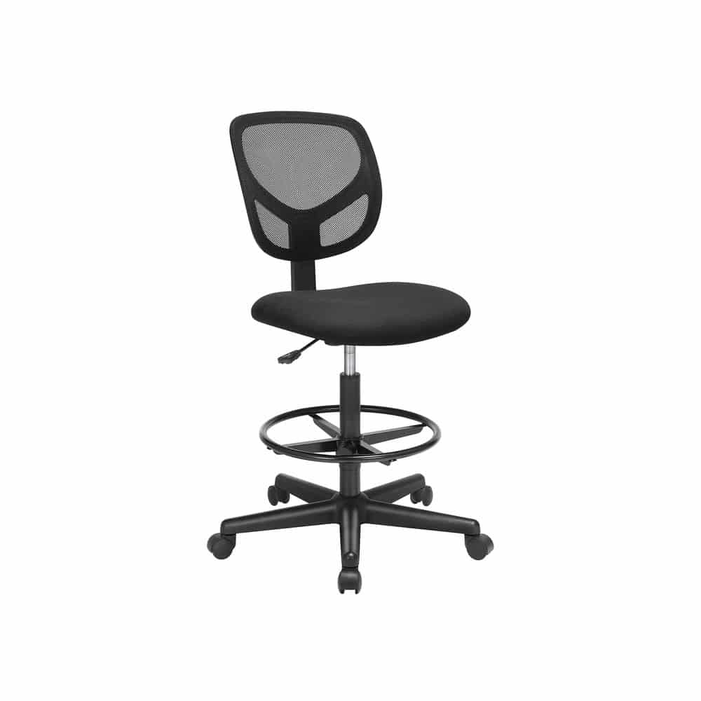 Schlichter Bürostuhl mit Netzbezug