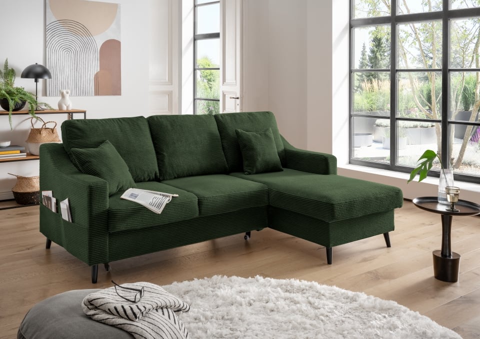 Sofa Valentina von Benformato: Elegantes Breitcord-Sofa mit Schlaffunktion, Bettkasten und Flexibler Recamiere – In drei stilvollen Farben erhältlich