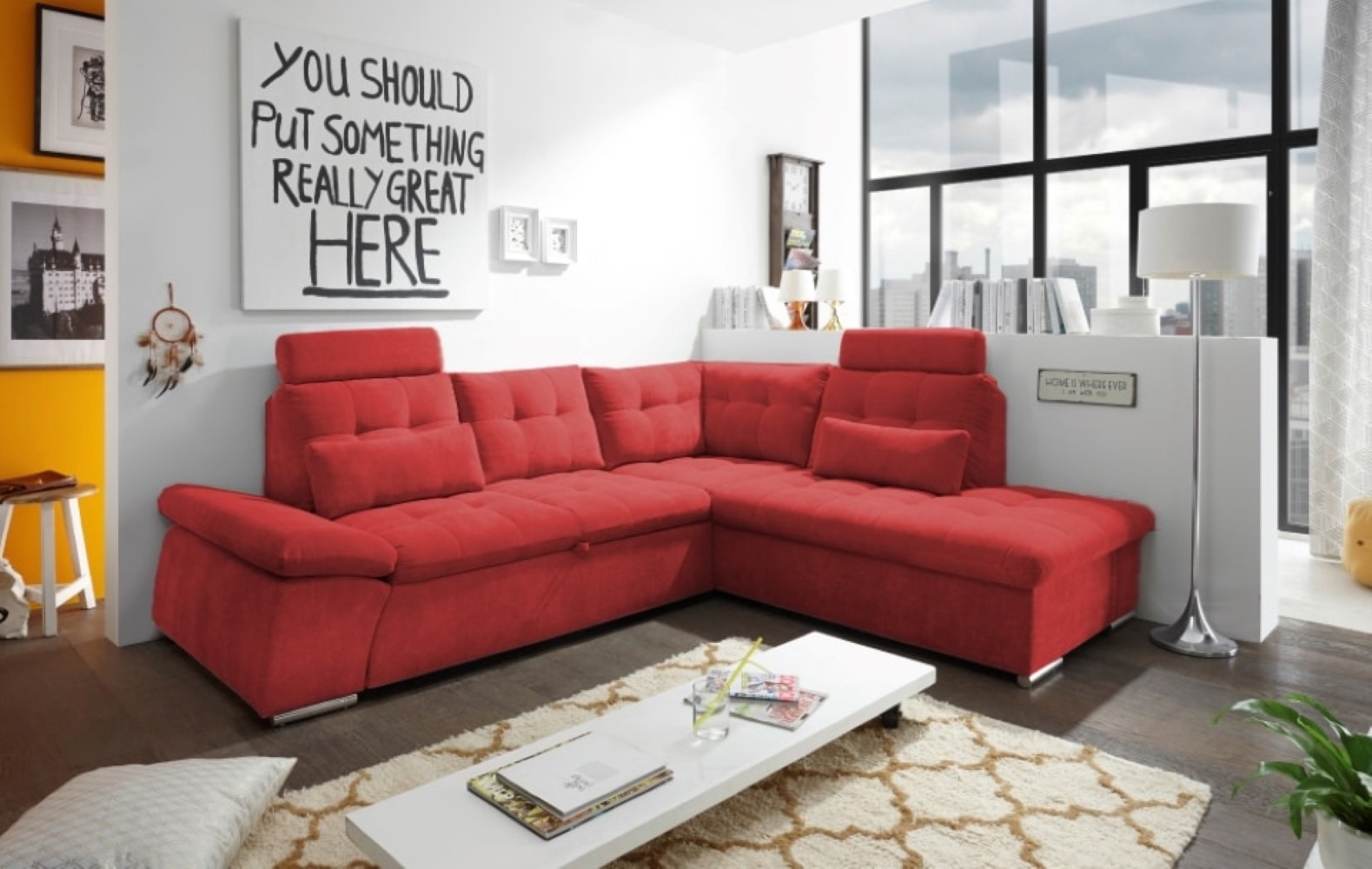 Entdecken Sie zeitlose Eleganz: Das Nalo Schlafsofa von ED Exciting Design mit verstellbaren Armlehnen und Bettkasten