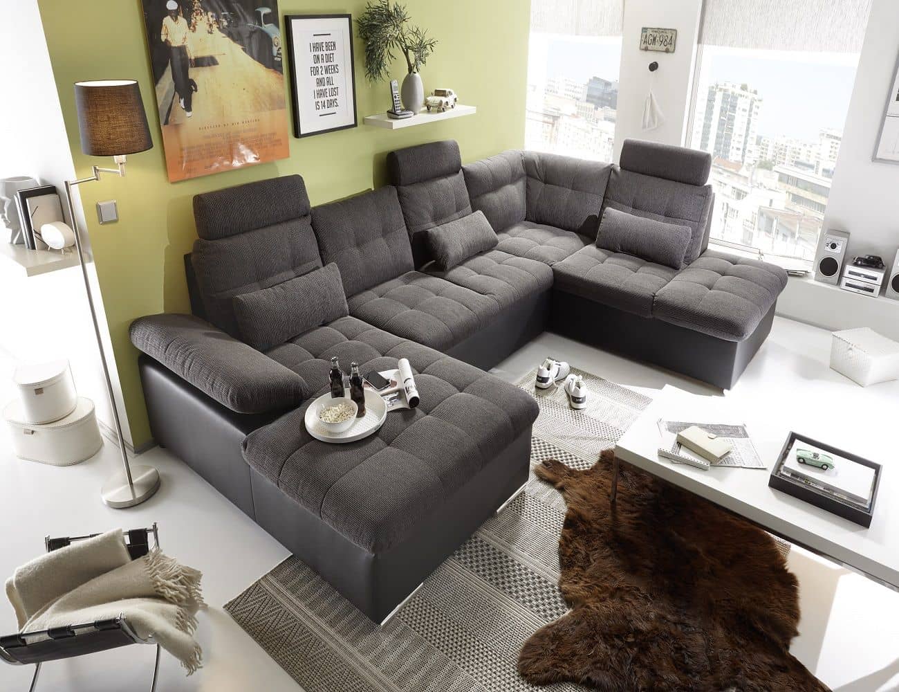 Elegante Wohnlandschaft Jakarta von Ed Exciting Design – Luxus und Komfort in einem